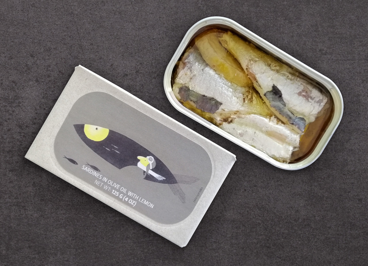 Kleine Sardinen in Olivenöl mit Zitrone - Jose Kleine Sardinen in Olivenöl mit Zitrone - Jose