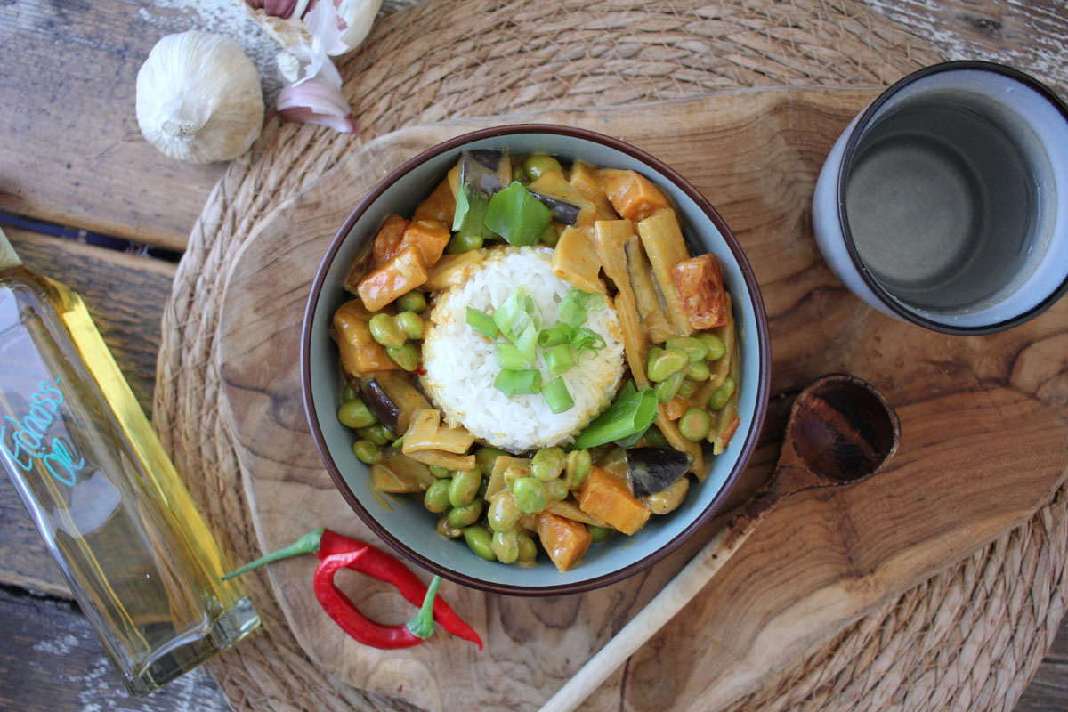 Rezept: Veganes Curry mit Edamame