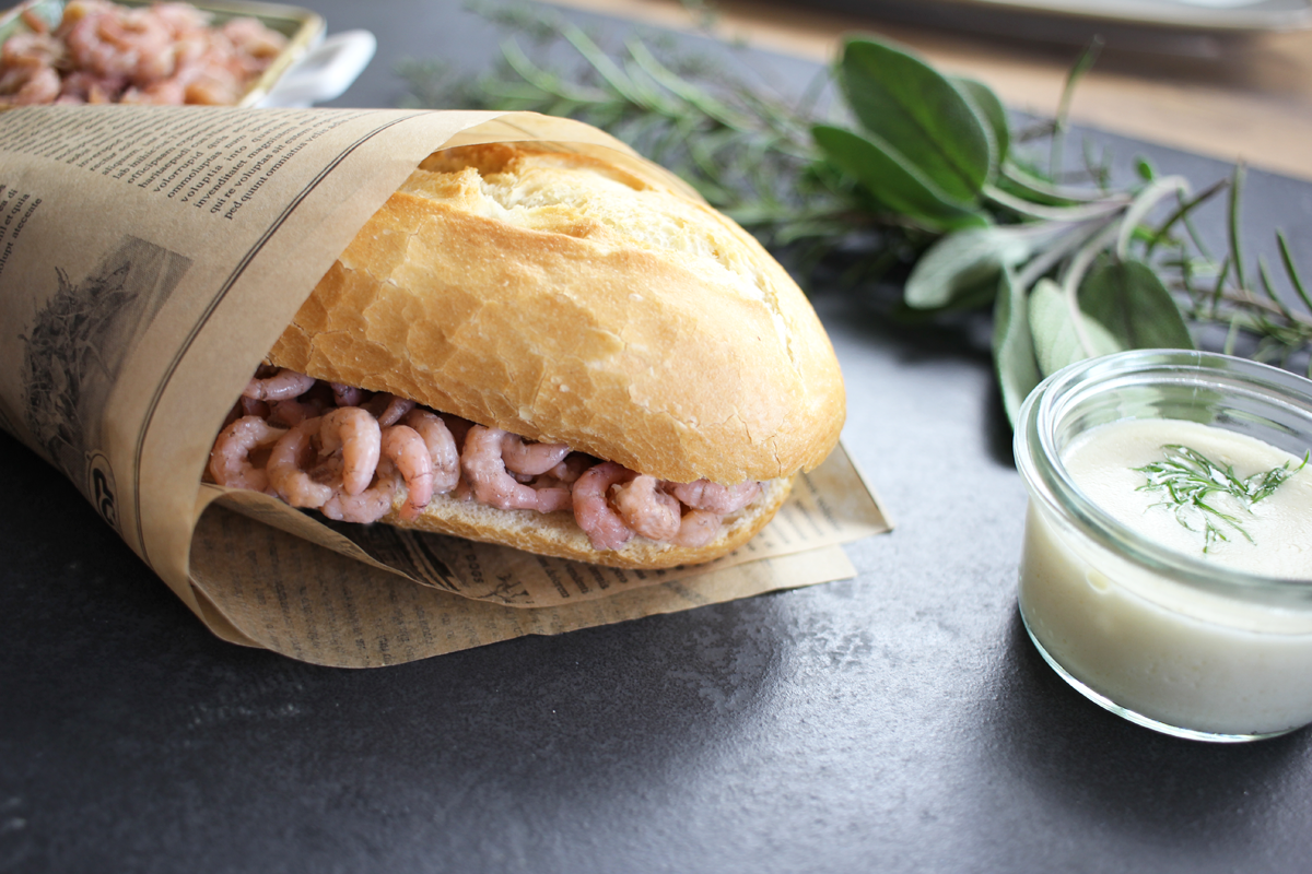 Krabbenbrötchen mit frischen Nordseekrabben