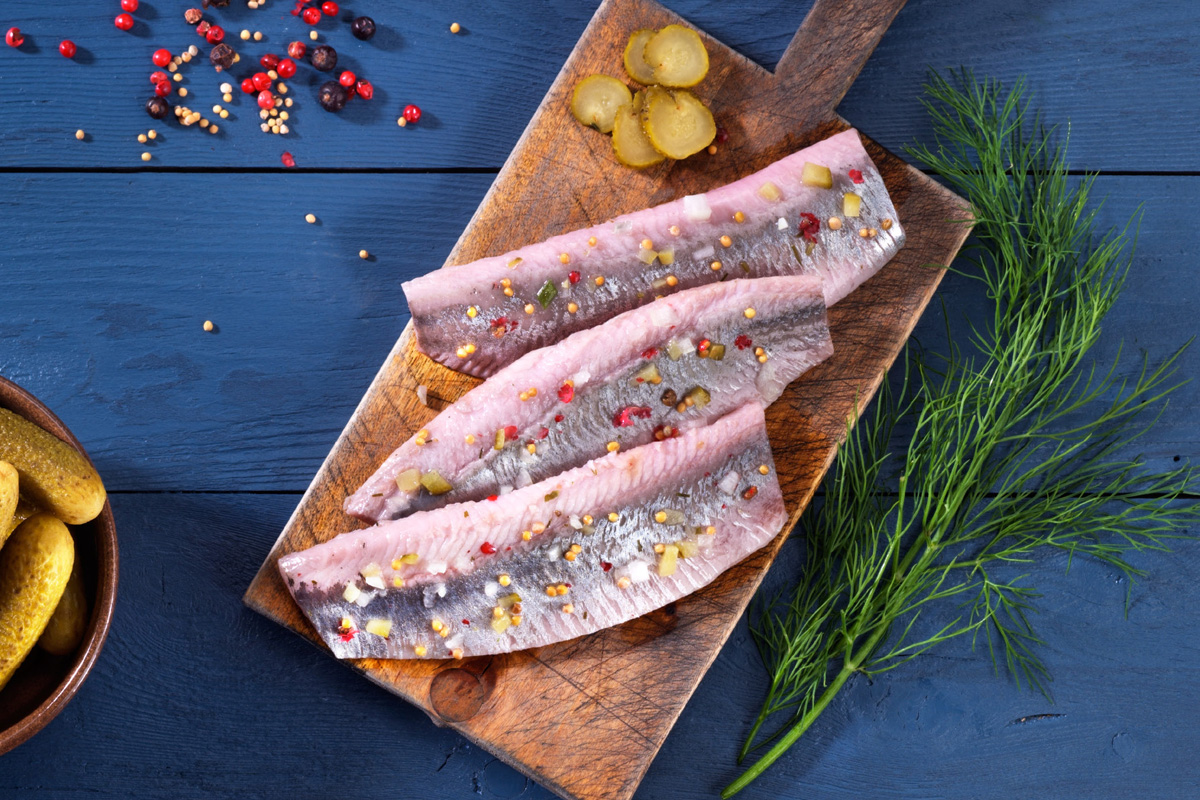 Emder Matjesfilets in Gurke-Dill-Aufguss