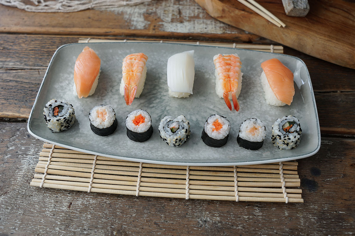 Sushi BOX mit Soya Sauce & Wasabi