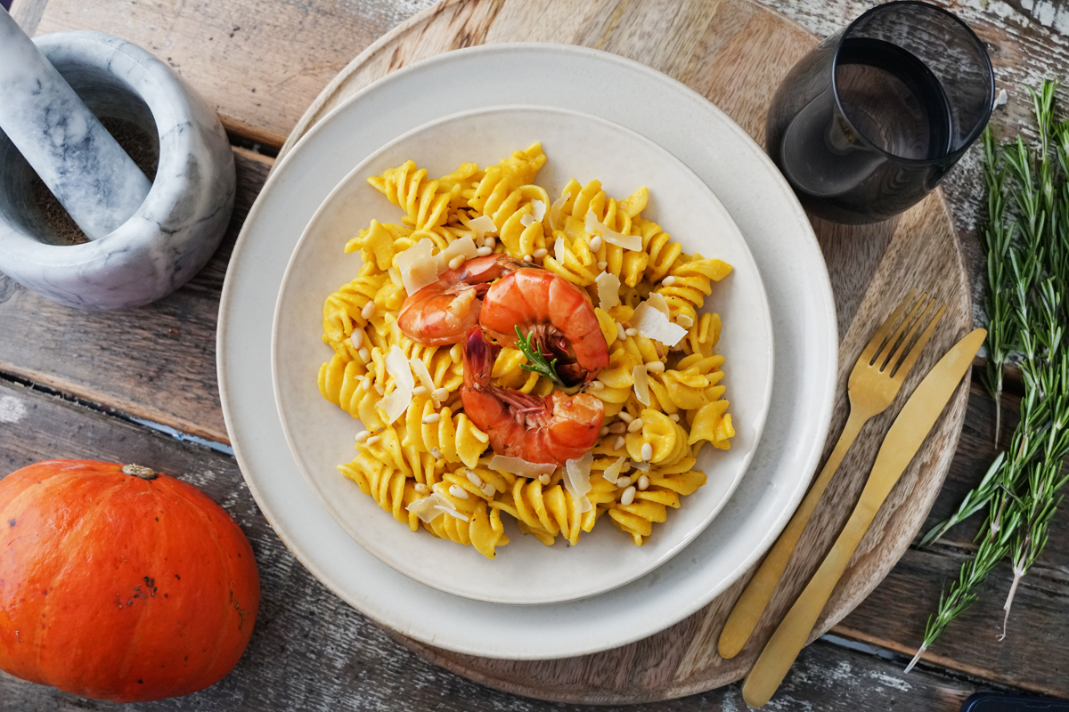 schnelle Herbstpasta mit feinsten geräucherten Garnelen schnelle Herbstpasta mit feinsten geräucherten Garnelen