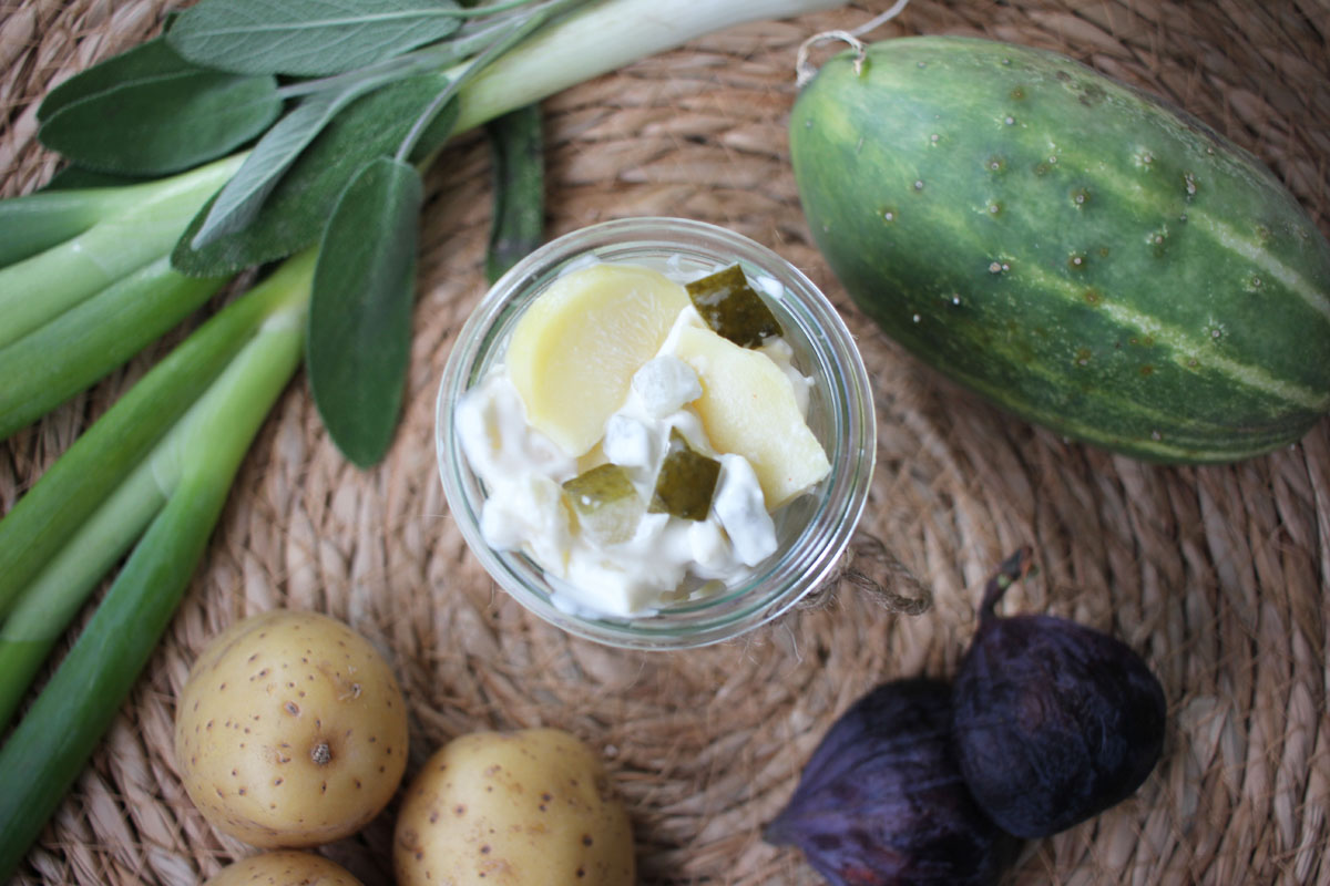 Kartoffelsalat-mit-Mayonnaise-online-bestellen Kartoffelsalat mit Gurken