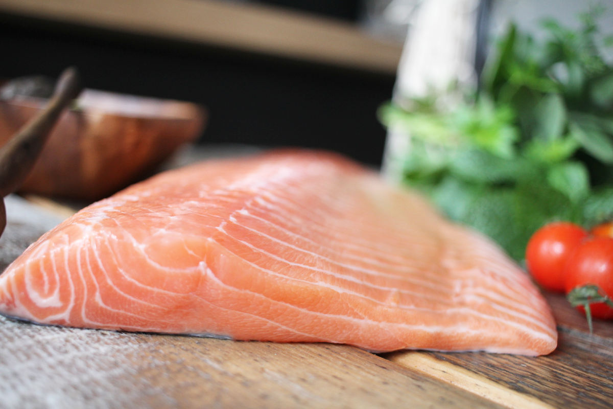 Lachsseite-online-bestellen-2 Lachsfilet frisch mit Haut