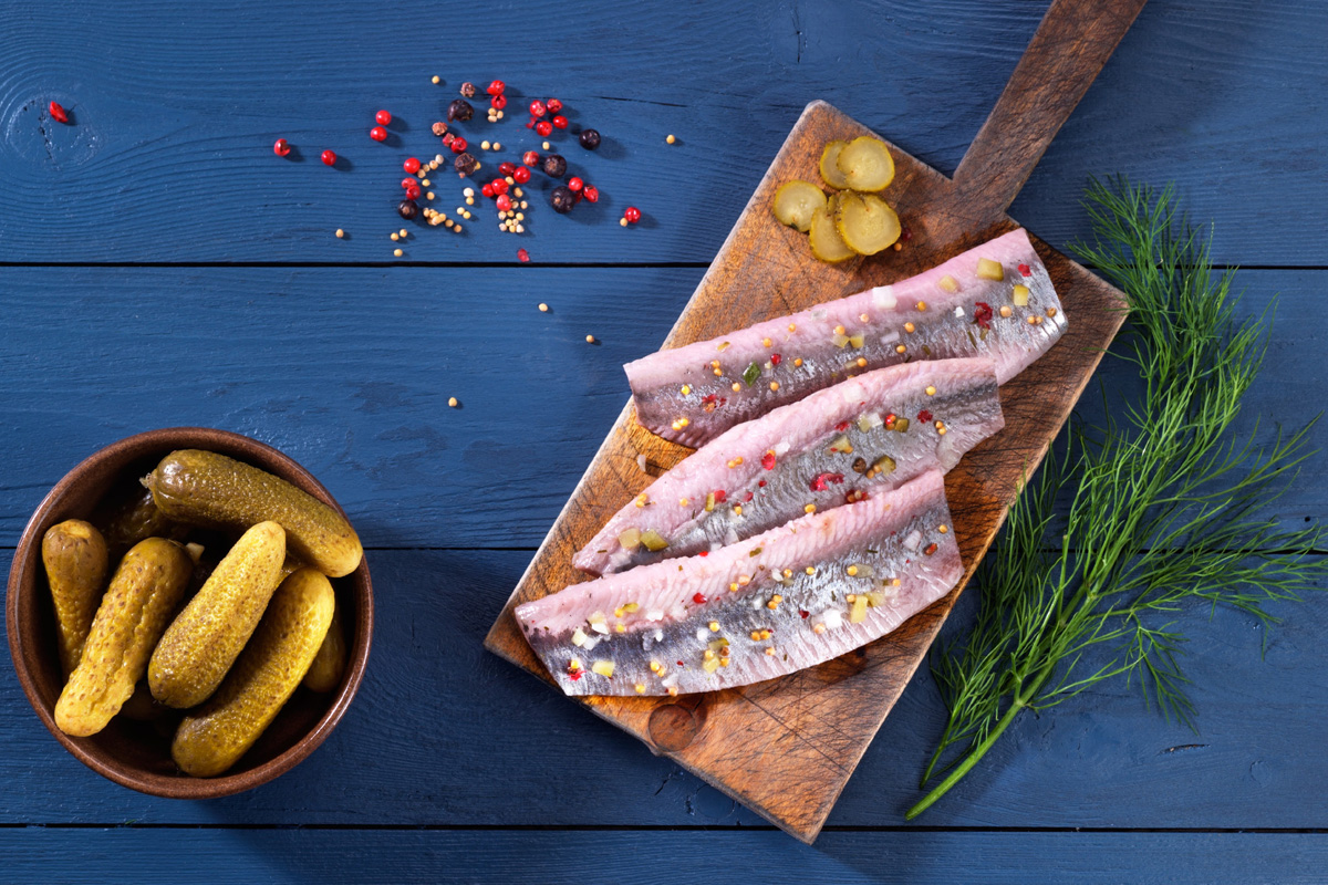 Emder Matjesfilets in Gurke-Dill-Aufguss