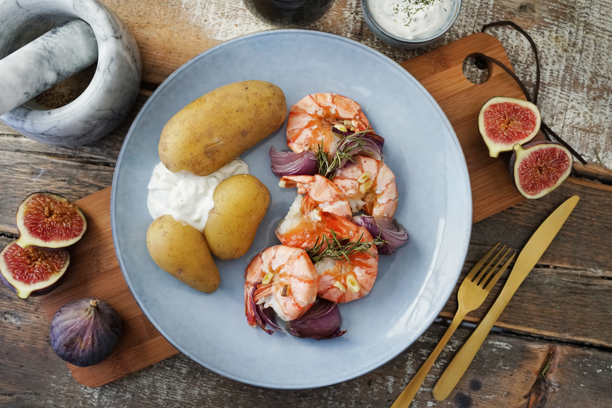 Garnelen vom Grill mit Kartoffeln und Quark Garnelen vom Grill mit Kartoffeln und Quark