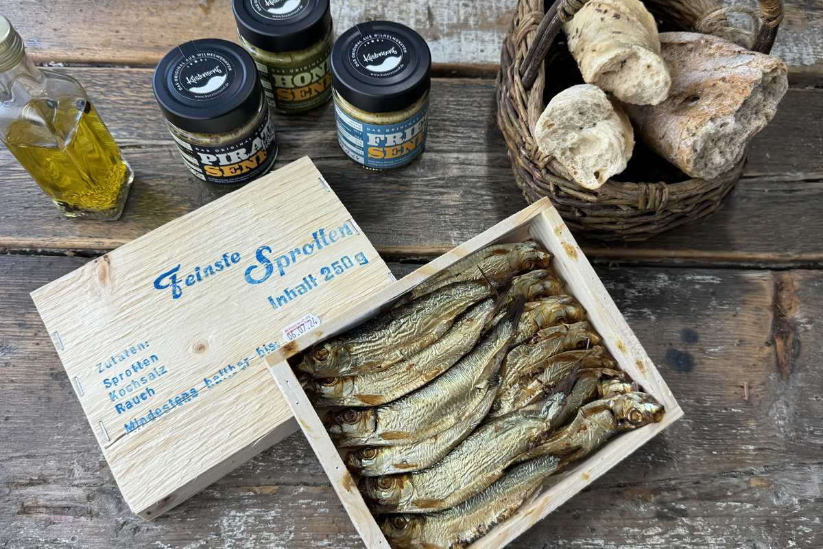 Sprotten geräuchert - in dekorativer Holzkiste