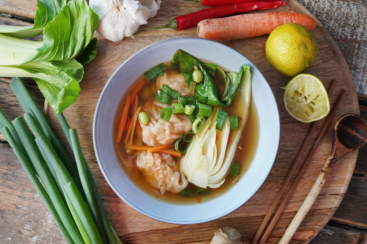 Wan Tan Suppe mit Garnelenfüllung Wan Tan Suppe mit Garnelenfüllung