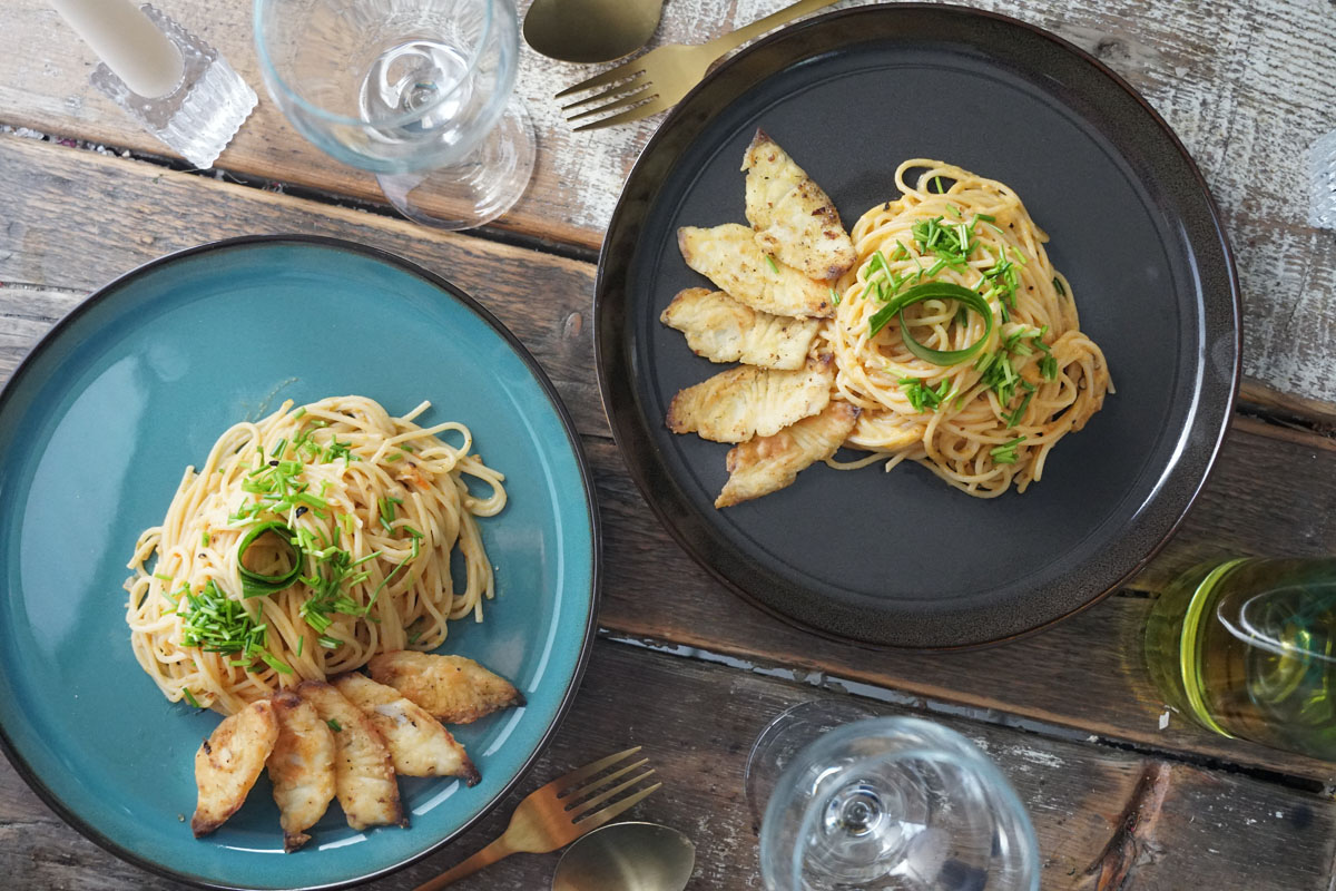 Tranchen vom Skrei mit selbstgemachtem Tomatenjüs Tranchen vom Skrei mit selbstgemachtem Tomatenjüs