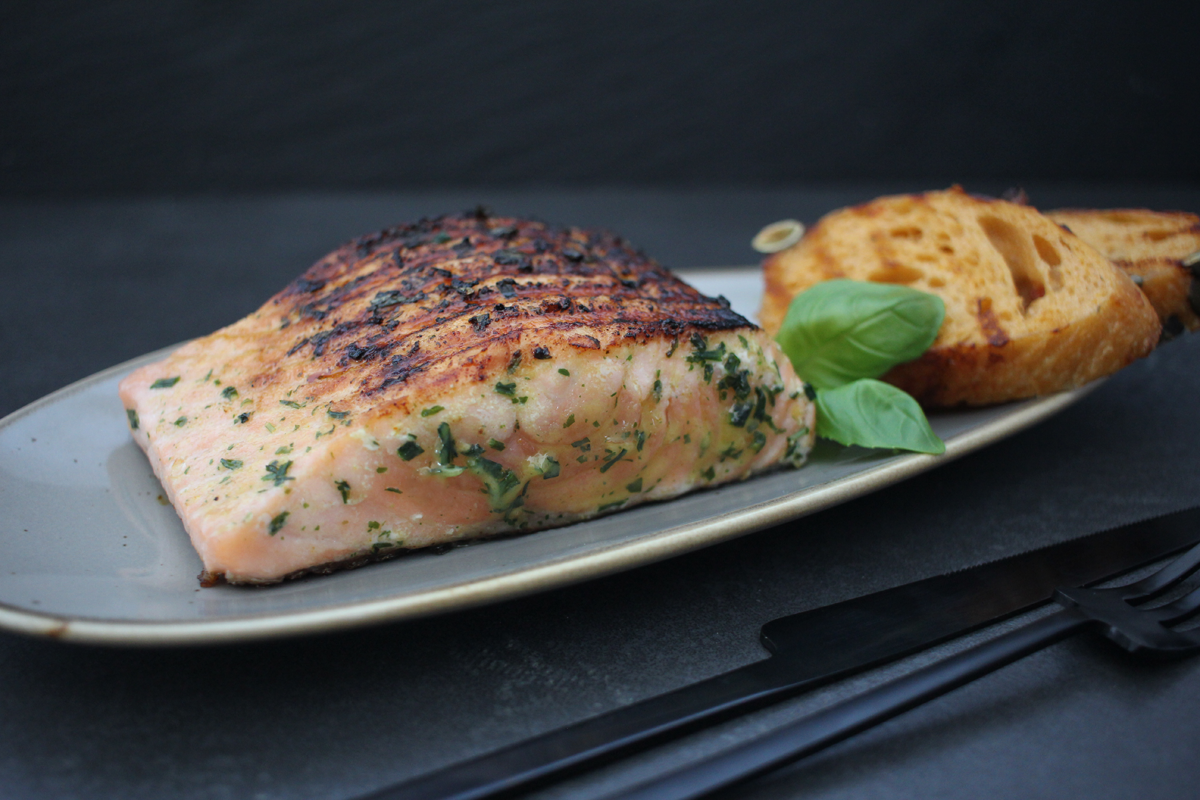 Lachsfilet zum Grillen friesisch mariniert