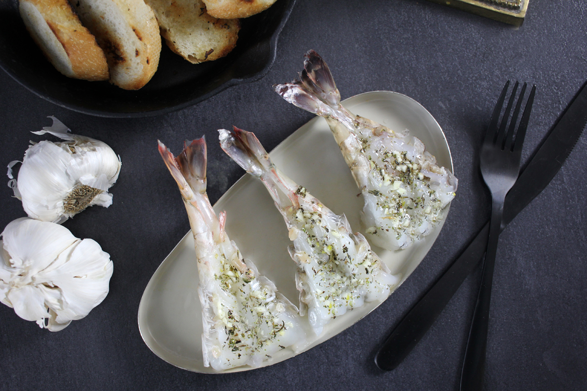 Garnelen Knoblauch roh, fertig zum Grillen