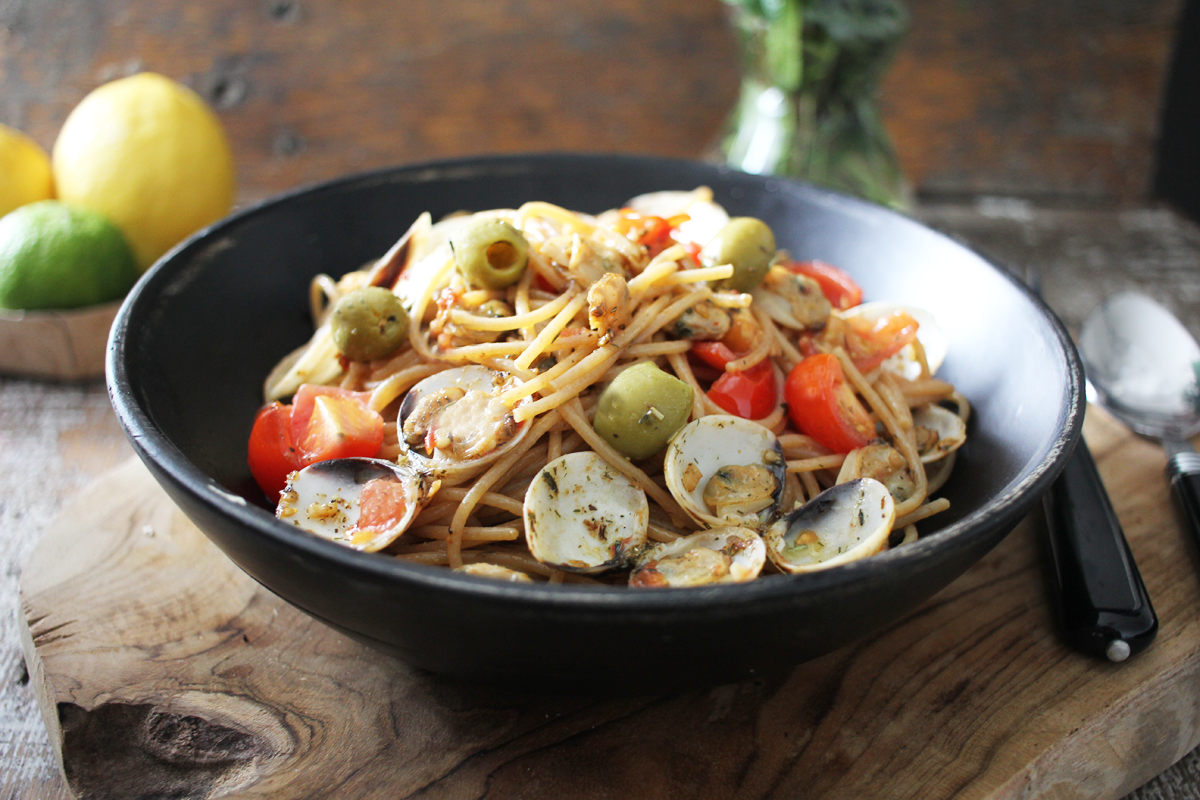 Pasta mit Venusmuscheln und Cocktailtomaten Rezept